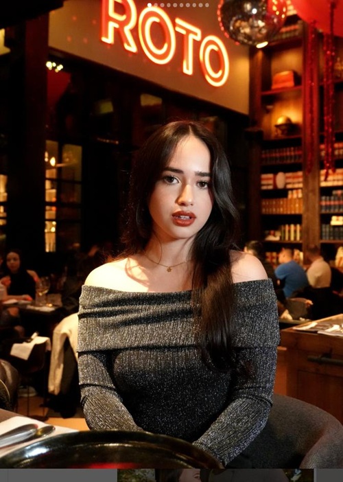 巴西时尚美妆服饰穿搭美女博主